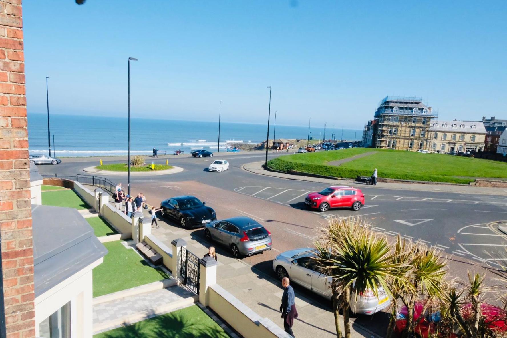Longsands Beach, 2, *